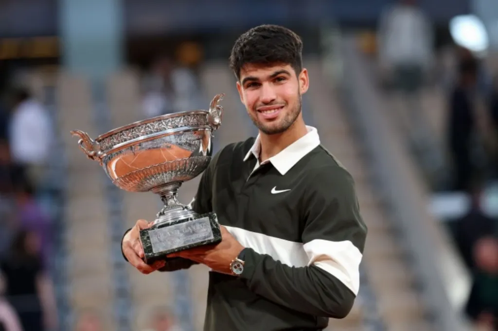 Алькарас завершил грунтовый сезон-2026: испанец пропустит Рим и «Ролан Гаррос» из-за травмы